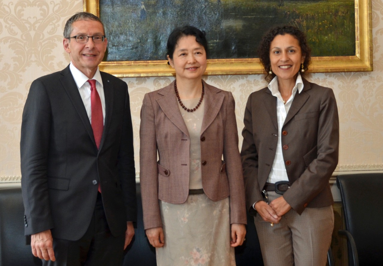 Regierungsrat Dr. Urs Hofmann, Generalkonsulin Dr. Gao Yanping, Staatsschreiberin Vincenza Trivigno