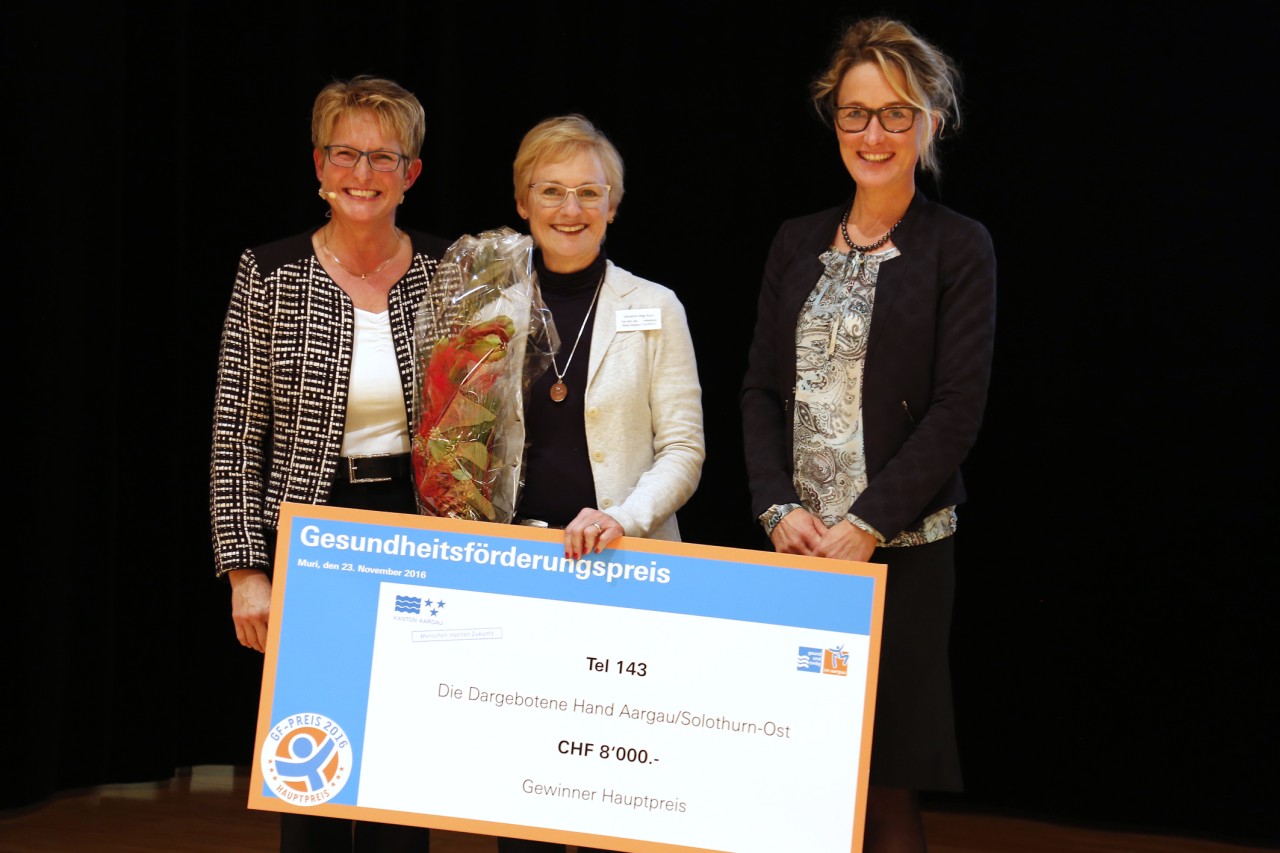 v.l.: Jury-Präsidentin Vreni Friker, Christina Hegi Kunz, Co-Leiterin Tel 143 AG/SO-Ost, Landammann Susanne Hochuli