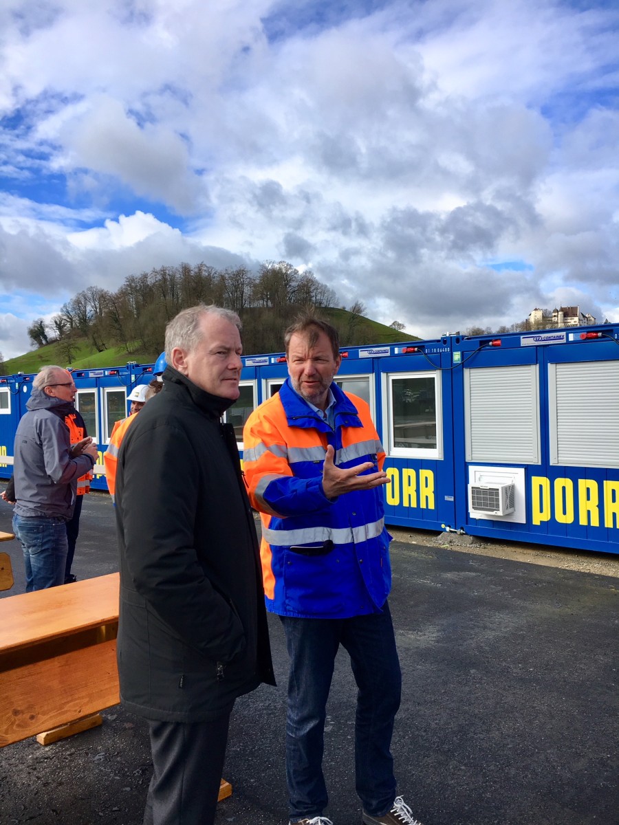 Regierungsrat Stephan Attiger im Gespräch mit Kantonsingenieur Rolf H. Meier.