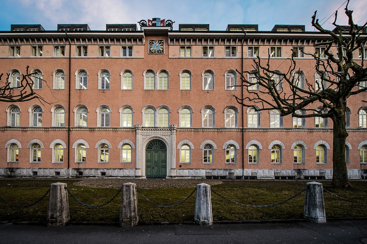 Aussenaufnahme der Kaserne Aarau