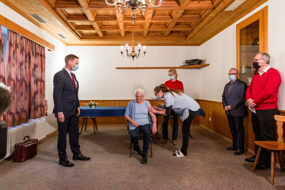 Erste Impfung im Pflegeheim Auhof