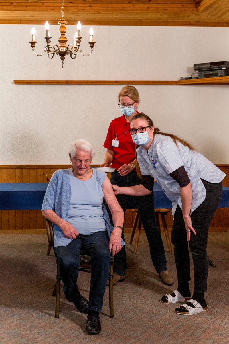 Erste Impfung im Pflegeheim Auhof