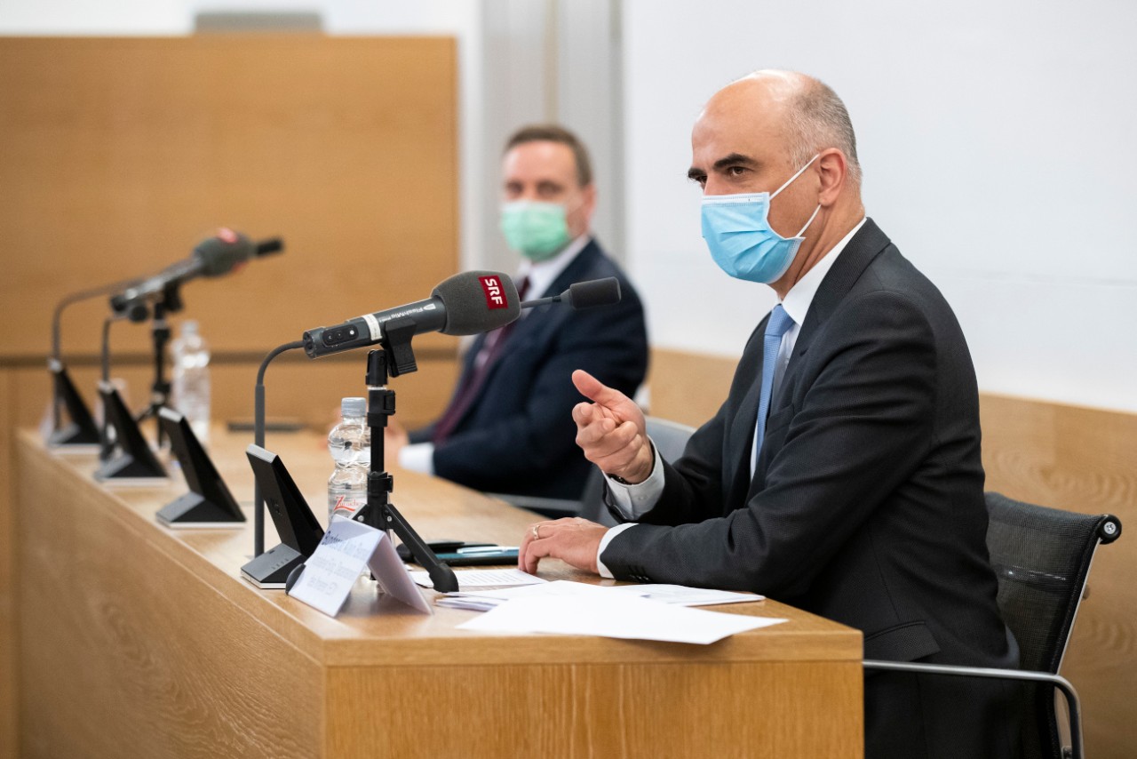 BR Berset und RR Gallati bei der Medienkonferenz