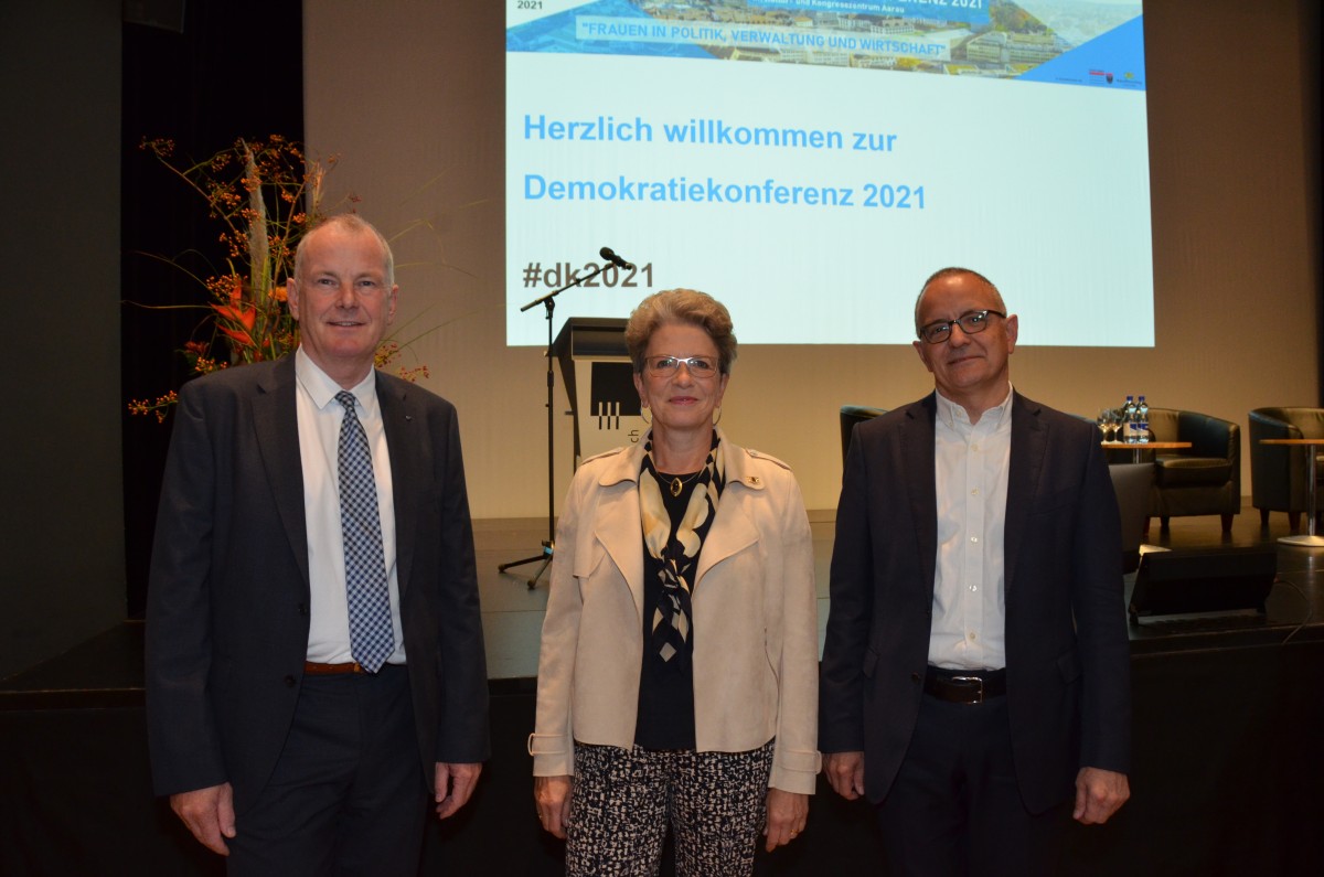 Portrait mit Landammann Stephan Attiger, Barbara Bosch und Stadtpräsident Dr. Hanspeter Hilfiker