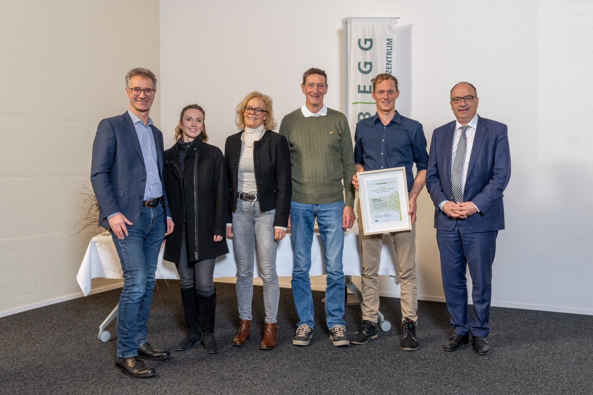 Gruppenbild Matthias Müller LWAG, Preisträgerfamilie von Pirmin Adler, Landstatthalter Markus Dieth