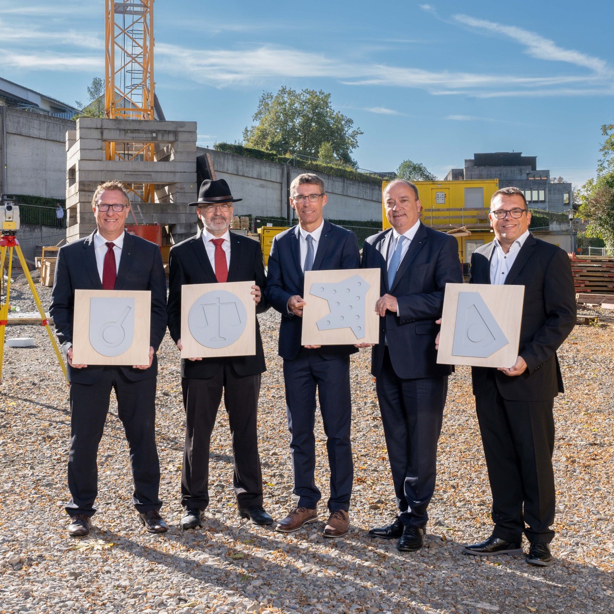 Gruppenbild von der Grundsteinlegung