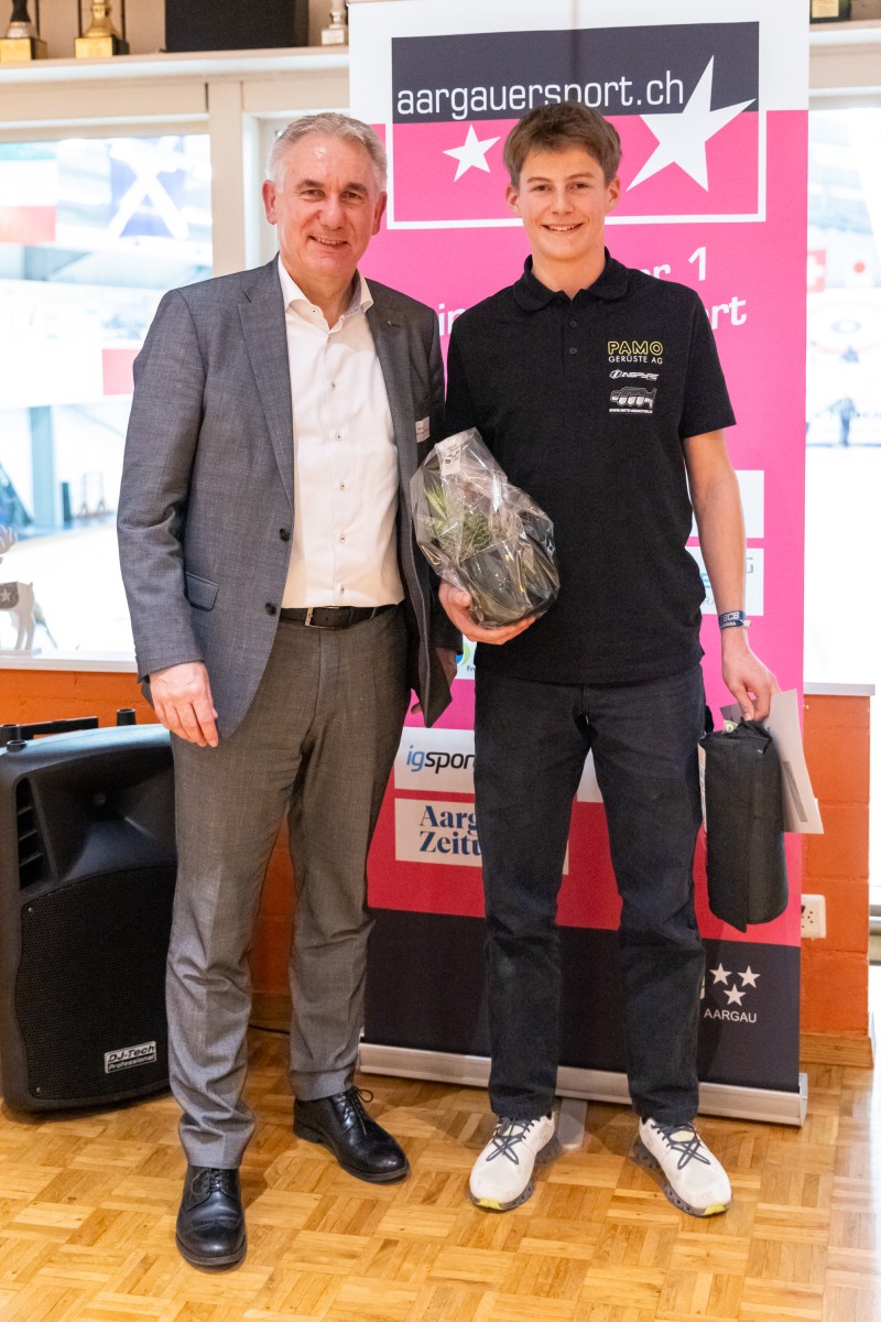 Gewinner Jules Kasper mit Regierungsrat Alex Hürzeler