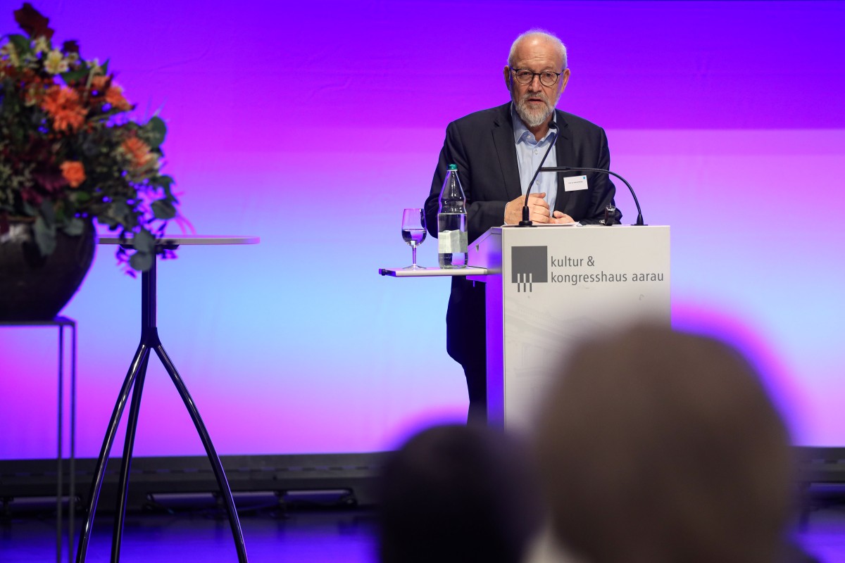 Prof. em. Dr. Herfried Münkler ist emeritierter Professor für Theorie der Politik an der Humboldt-Universität zu Berlin.