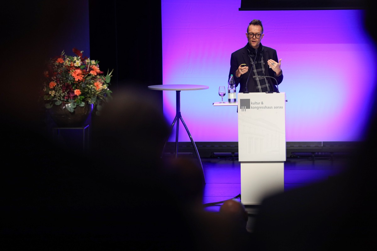 PD Dr. Veith Selk ist Politik- und Sozialwissenschaftler und forscht auf dem Gebiet der Politischen Theorie und Intellectual History.