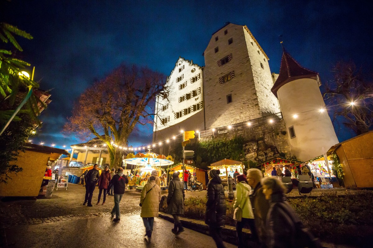 Weihnachtsmarkt auf dem Schloss Wildegg.