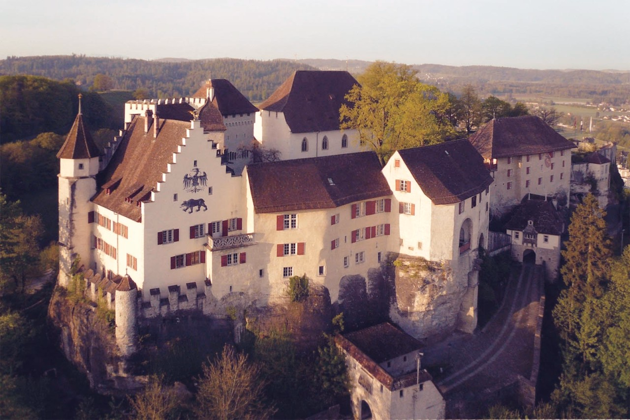Schloss Lenzburg Drohnenansicht von Norden.