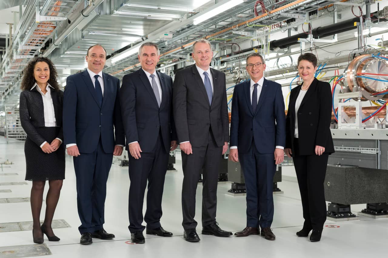 Aargauer Regierungsrat (v.l.n.r.): Staatsschreiberin Vincenza Trivigno, Regierungsrat Dr. Markus Dieth, Landstatthalter Alex Hürzeler, Landammann Stephan Attiger, Regierungsrat Dr. Urs Hoffmann, Regierungsrätin Franziska Roth