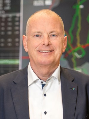 Portrait von Regierungsrat Stephan Attiger.