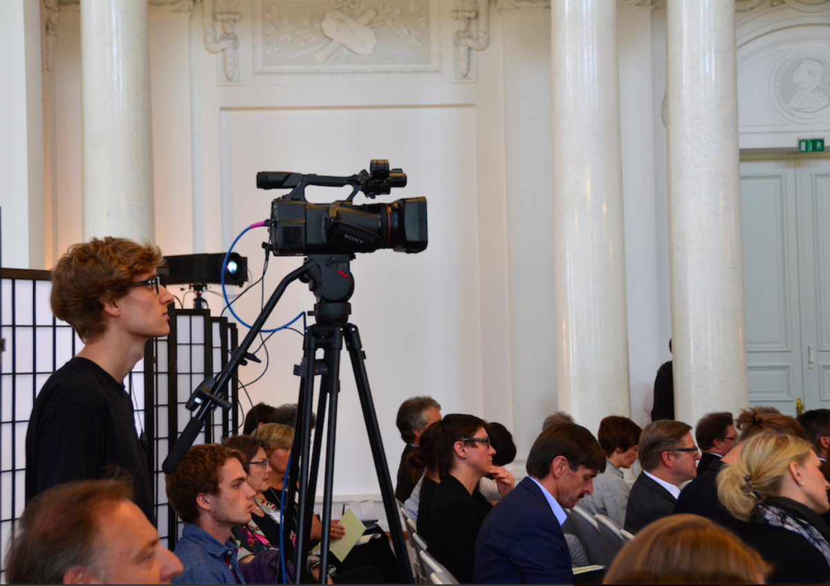 Die Demokratiekonferenz wird im Livestream übertragen. Mehr unter www.beteiligungsportal-bw.de/demokratiekonferenz2015.