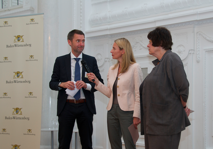 Staatsschreiber Dr. Peter Grünenfelder, Tagungsleiterin Dr. Katja Gentinetta und Staatsrätin Gisela Erler ziehen ein Fazit am Ende der Demokratiekonferen 2015.