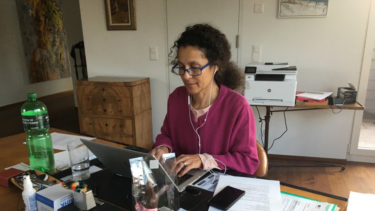 Staatsschreiberin Vincenza Trivigno vor ihrem Computer